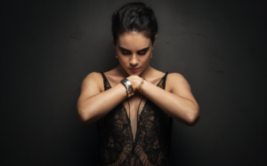 Bracelet en cuivre danger : risques, effets secondaires et précautions à prendre